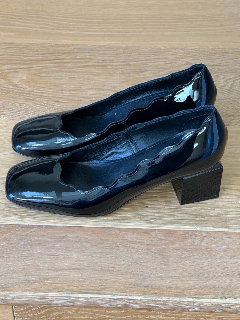 AGL Angie Wave Black Patent Leather Pump with Scalloped Edge